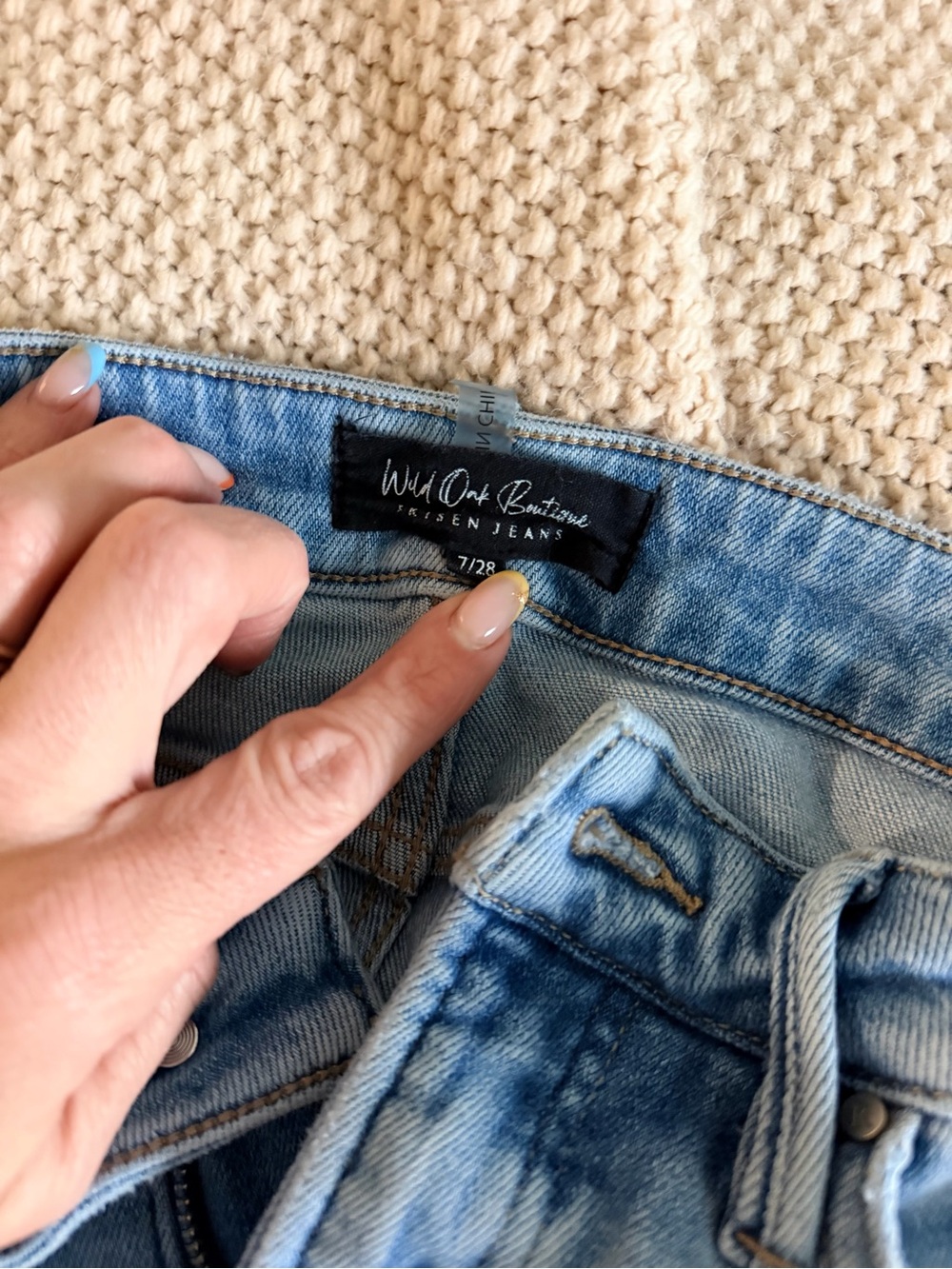 Adelyn Risen Jeans 🤎 - Picture 3 of 4